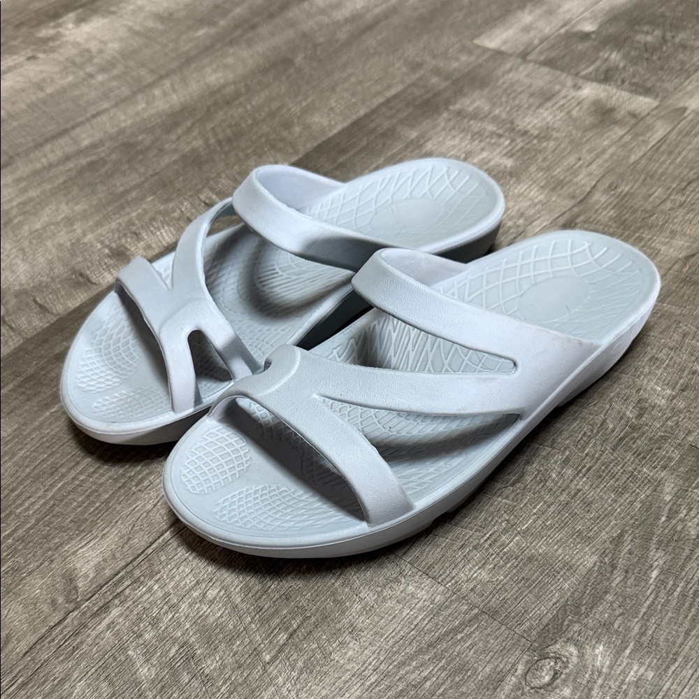 Island Surf Gray Slide Sandals
